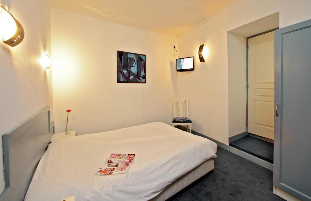 Hotel Le Coin Des Halles Cahors Room photo